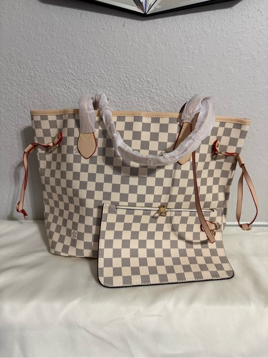 Source Unknown Handbags - Designer Neutral Checkered Tote Bag with Pouch NEW- LARGE length 11.4,width 8.7